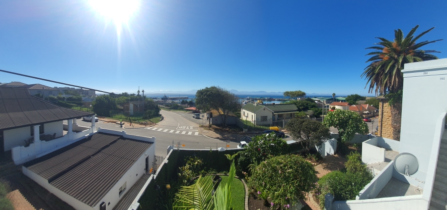 2 Bedroom Property for Sale in Mossel Bay Central Western Cape